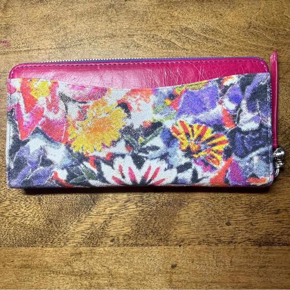 Hobo Max Floral Leather Zip Around Wallet  Poppy Floral 100% Authentic Leather - Picture 2 of 4